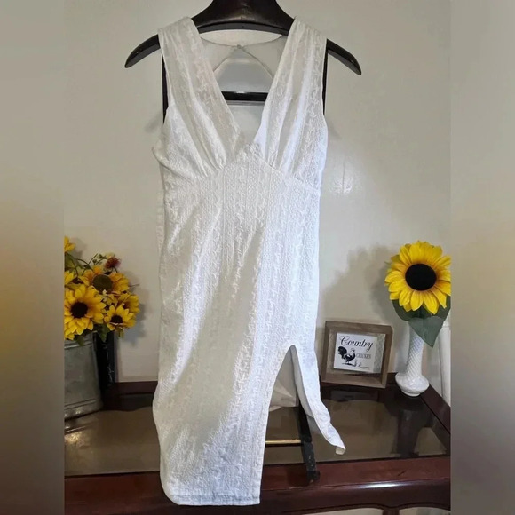 Lulus Women’s size large white cotton lacy sundress - Picture 1 of 6